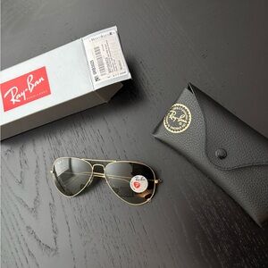 Ray-Ban Black and Gold Aviator Sunglasses